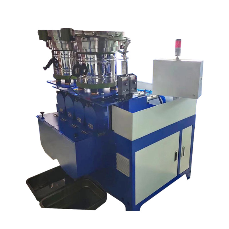 Аутоматска машина за урезивање матица